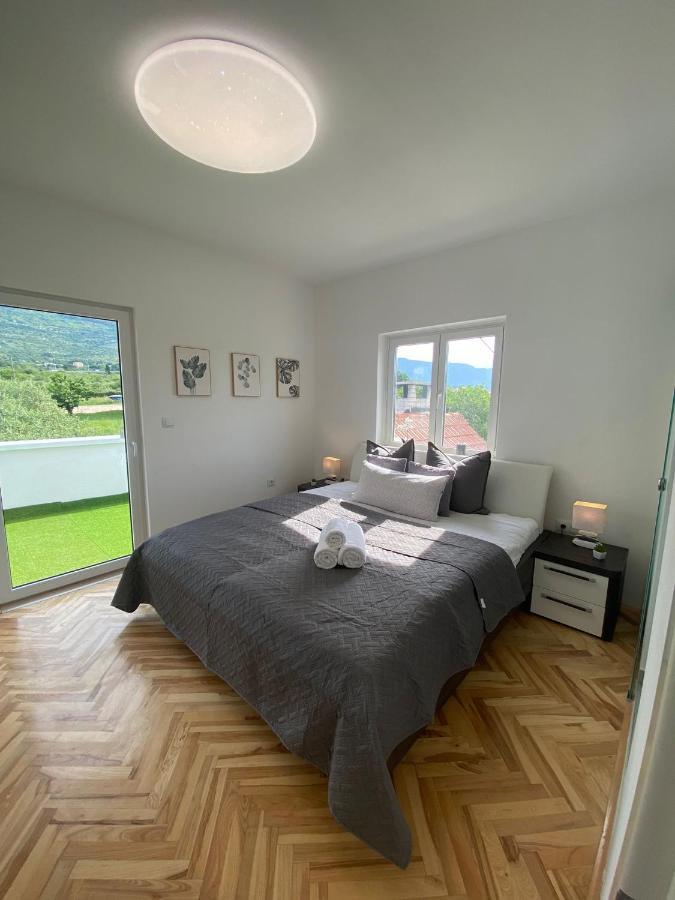 Apartment Milena Kastela Mit Whirlpool ภายนอก รูปภาพ