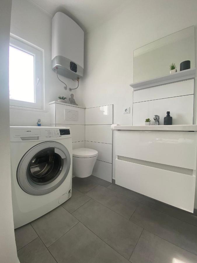 Apartment Milena Kastela Mit Whirlpool ภายนอก รูปภาพ